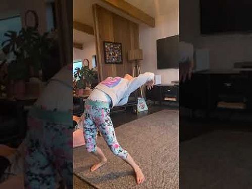 Video: Poppy Hussey sharing her newly acquired trick