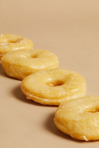 Glazed donuts - photo by Mamasdonuts