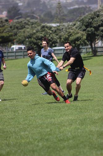 Ki o Rahi staff v students