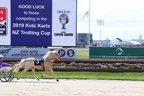 Sophie Woodhouse competes in the Kidz Kartz New Zealand Cup.