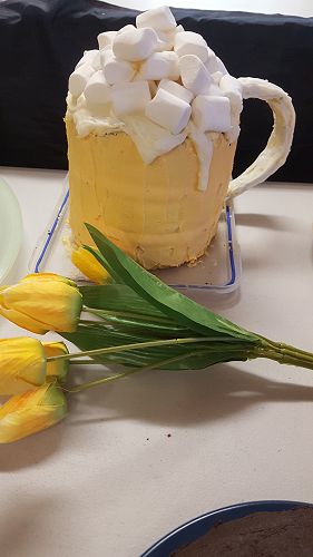 Bierkrug Kuchen - Caitlin O'Brien