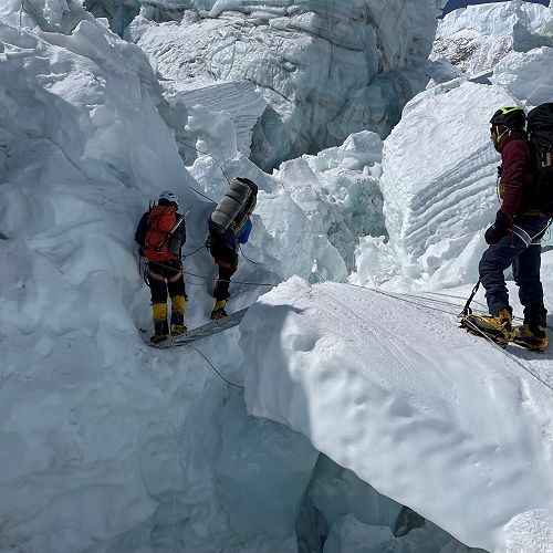 Navigating the Icefall crossing