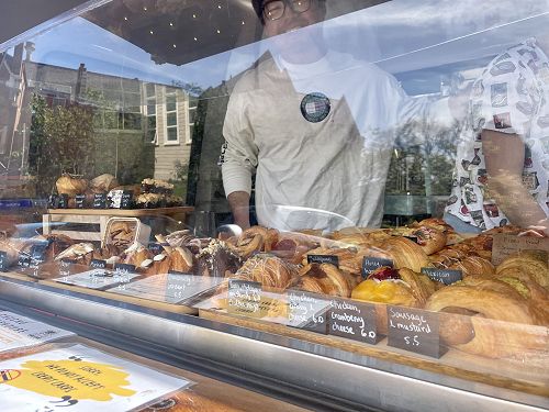 The display cabinet looks amazing!