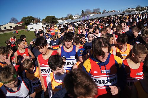 Y9&10 students are marshalled to the start line