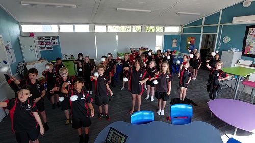 Video: Room 13 cohort group - e rere taku poi