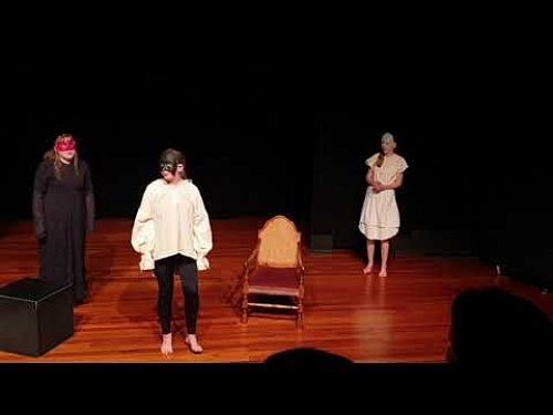 Video: Drama Medea short clip