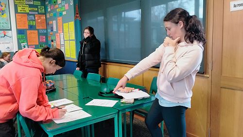 Maisie giving some assistance to a pair