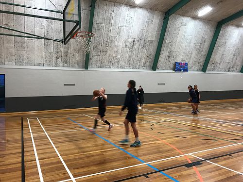 OIS Basketball girls - James Hargest