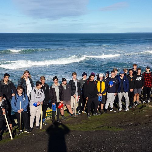 Year 13 Geographers Studying the Dunedin Coast