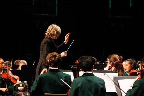 Conductor - Helen Renaud