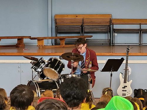 Hayden James performing 'Here Comes the Sun' for Waimataitai Kura