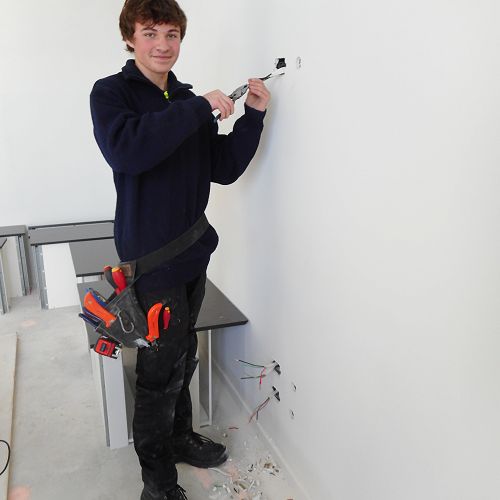 Matthew Laws - Murray Brown Electrical