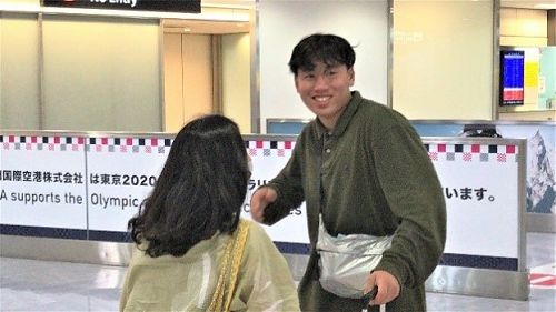 (Return to Japan at Narita Airport)