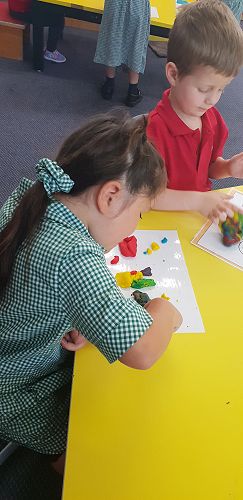 Mixing colours with playdough