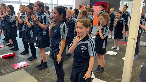 Video: Upoko, pakahiwi