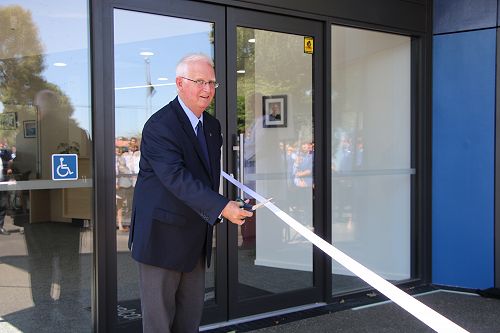 Brother Bernie Gartland cutting the ribbon 2019