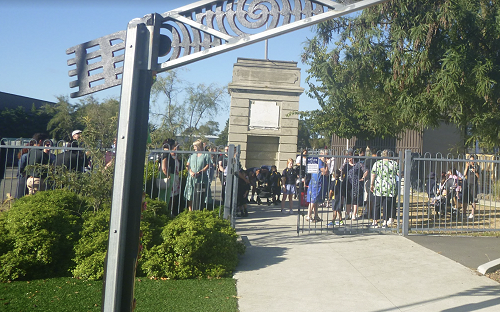 Manuhiri waiting at the waharoa