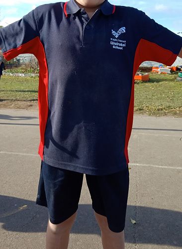 Navy & red polo shirt (logo)+ Navy shorts