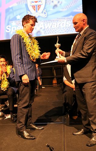O'CONNOR TROPHY FOR A STUDENT WHO ACHIEVES NATIONAL HONOURS IN HIS CHOSEN SPORTING, CULTURAL OR ACADEMIC FIELD - TOM BELL
