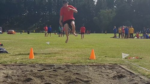 Video: Snr boys triple jump 1