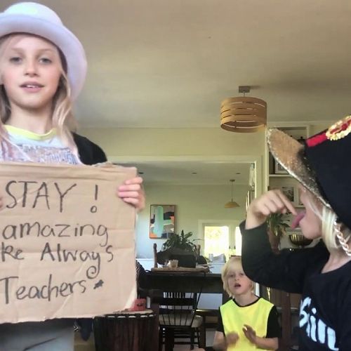 Video: Video 1 - Kaurilands Kids (miss you)