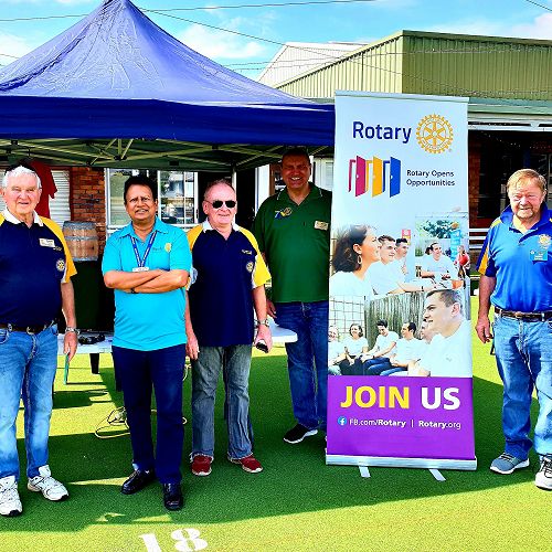 L-R, Geoff, IPDG
Andy, AG John, Casino Rotarian Izaak and PDG Terry 