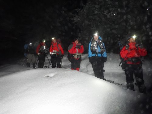 








Third from the right, Anny Na, and far right,
Panmai 








Kernkhunthot, tramping at night in the snow,