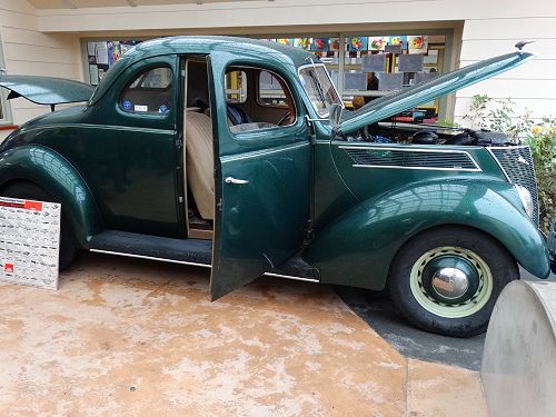 1937 Ford Flathead V8 Coupe