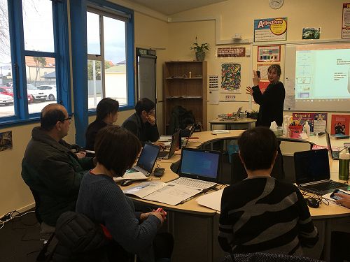 Dig lit with Sarah Milburn teaching