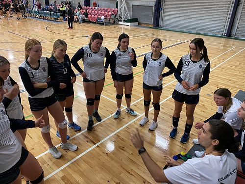 A final coaching briefing before game one