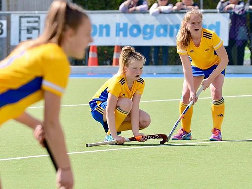 Briar Duncan ready to trap and Hannah Cormack ready to strike during a Penalty Corner