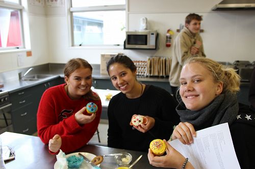 Orderly and colourful: what do these cupcakes say about the creators' personalities?