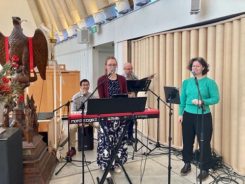 The lifestreams/nga puna waiora band in action - thanks Liz, Nigel, Andy & Becky!