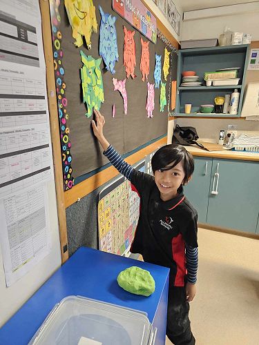 What colour is the playdough Eli?