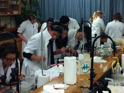 Both teams flat out analysing against the clock and 22 other
teams from Christchurch schools.

