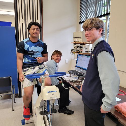Andre Mata'afa, Quinten Holland and Jack Ingram visiting the Physiology Department at University of Otago