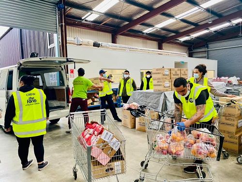 Ko e timi eni ‘a e Siaola lolotonga ‘enau fakaheka ‘enau me’atokoni mei he Fono