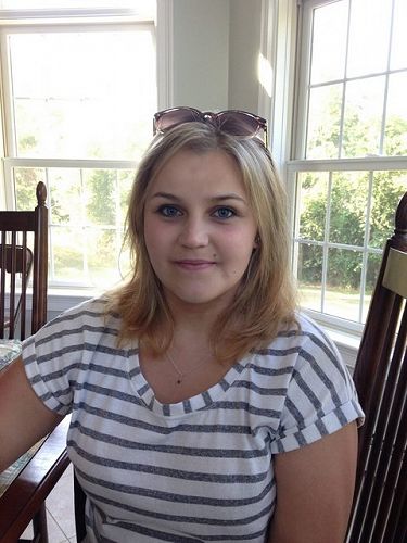 Eden
Standing is an immigration officer from Auckland.  She was diagnosed with Ulcerative colitis in
June 2010, as a 15 year old.  