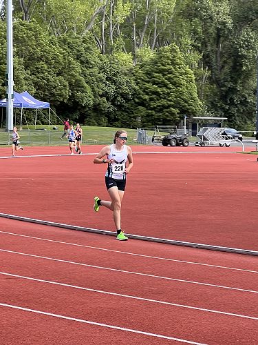 Melanie competing in the 3000m