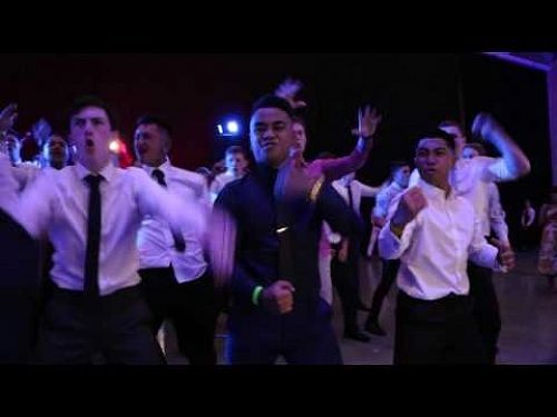 Video: St Thomas' Formal - 2016 Year 13 perform the haka