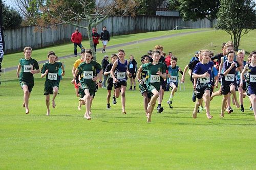Zach Arundel, Thomas Swain, Sean Nicholson, Luke Spurr (obscured) and Daniel Nicholson begin the Year 8 Boys race