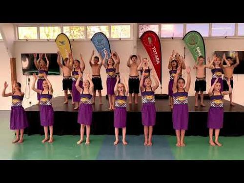 Video: Peninsula Primary School Waiata