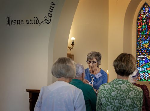 Jeanette Chamberlain contributes to the service