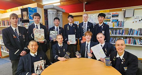 Senior Students Embrace University-Level Challenge