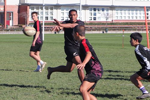 Benny Vuniwai, Kaho Suzuki, and Meguru Nagafuku
