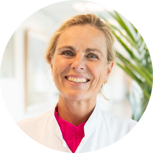 Professor Evelien Dekker