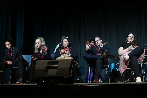 Staff Dealing with the cellphone ban