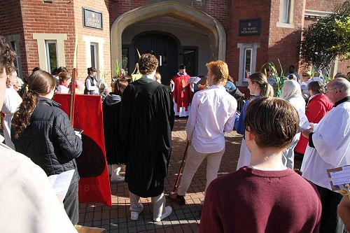 The procession gets ready to move from Selwyn College