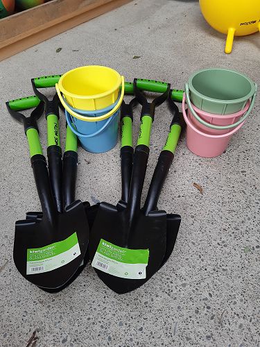 Sandpit Shovels & Buckets