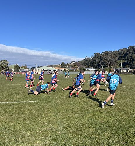 Devyn looking to get his pass away.